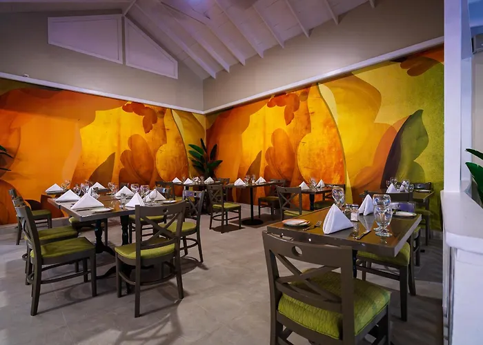 Pineapple Beach Club (Adults Only)